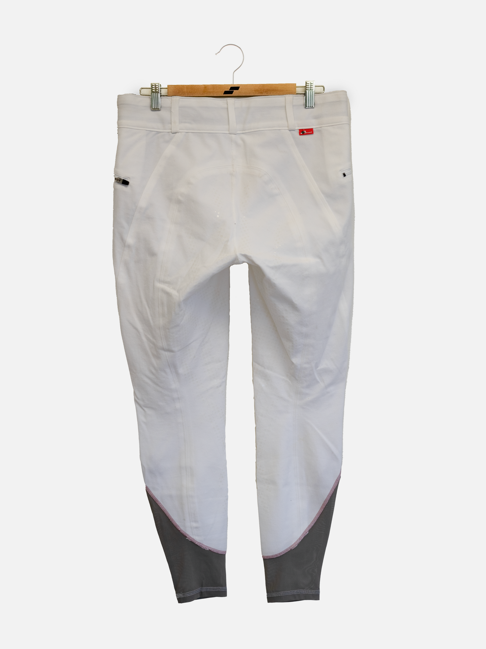 W100 White: 27