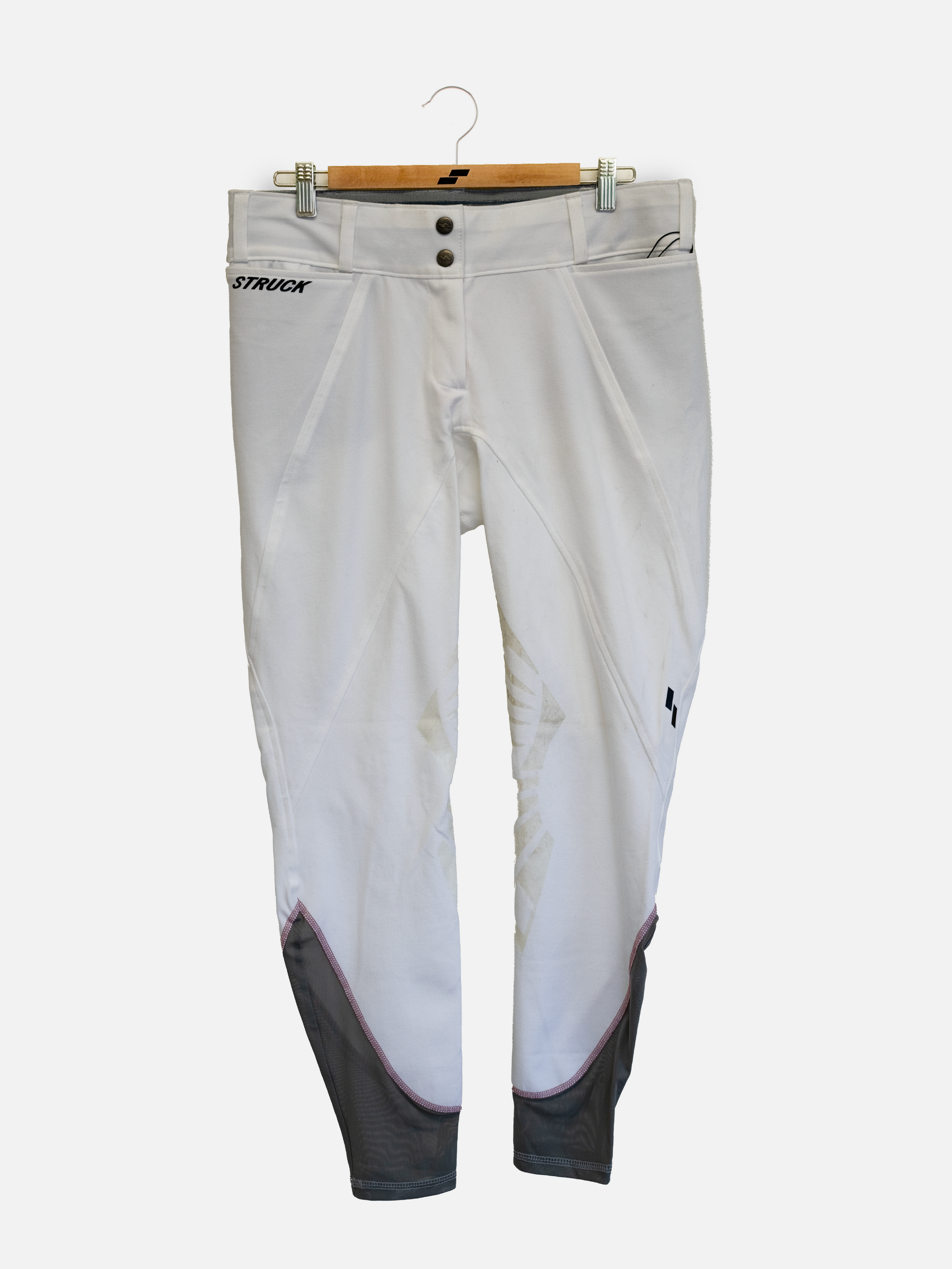 W60 White: 28