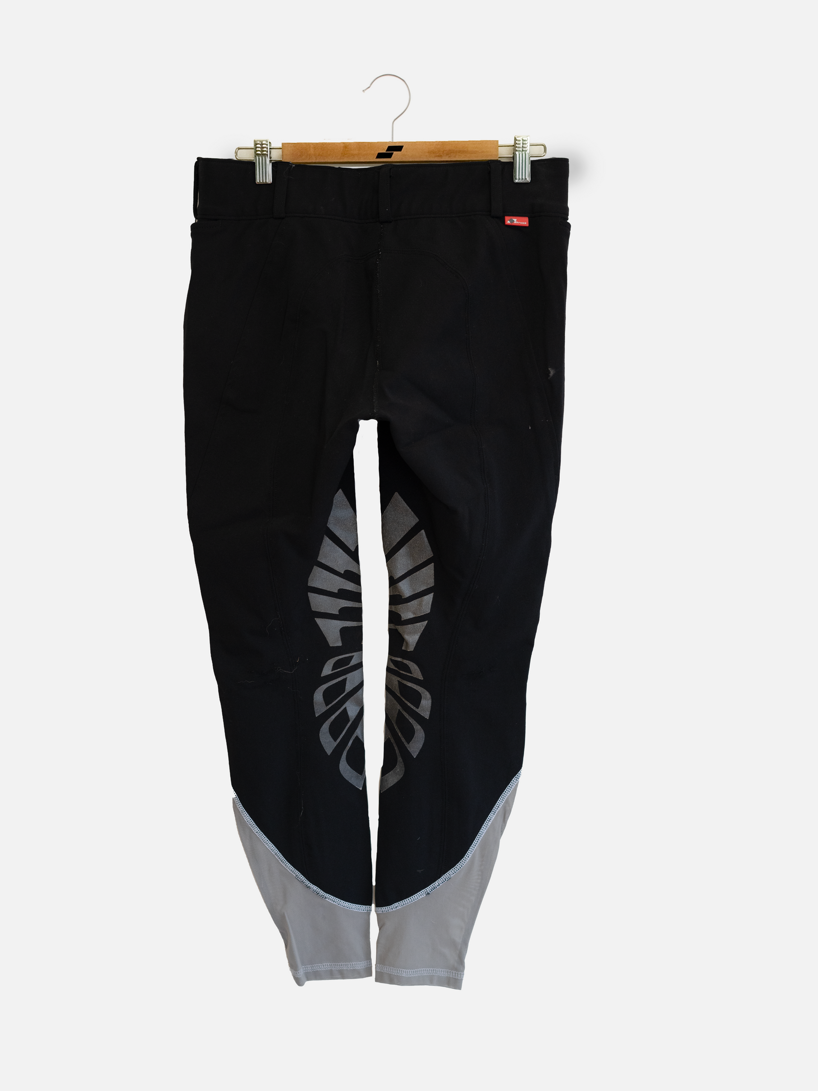 W60 Black: 27