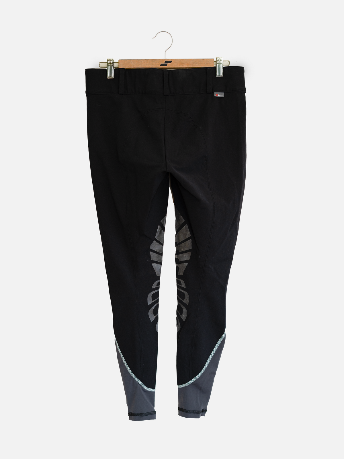 W50 Black: 27